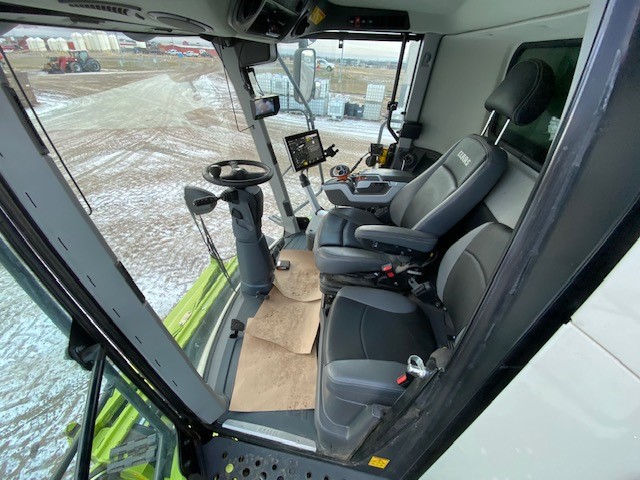 2022 CLAAS 8700 Combine