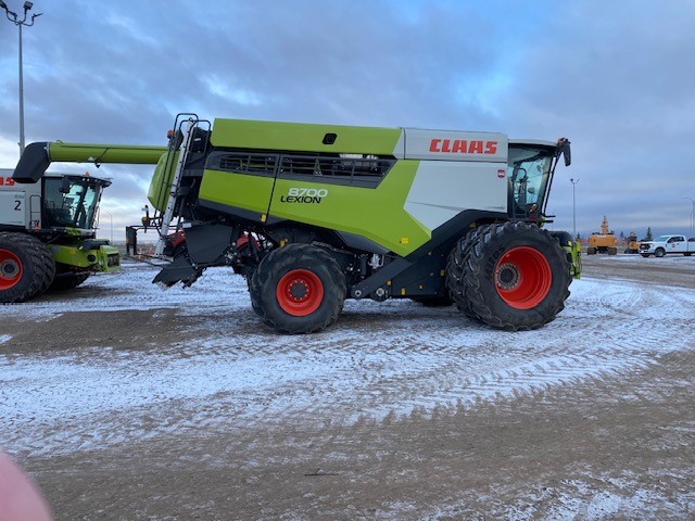 2022 CLAAS 8700 Combine