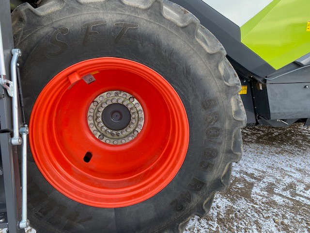 2022 CLAAS 8700 Combine