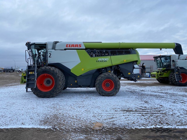 2022 CLAAS 8700 Combine