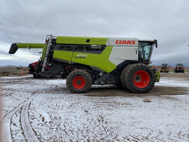 2022 CLAAS 8700 Combine