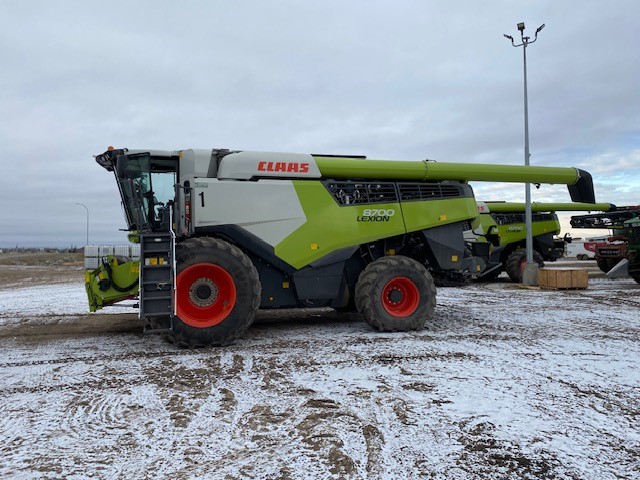 2022 CLAAS 8700 Combine