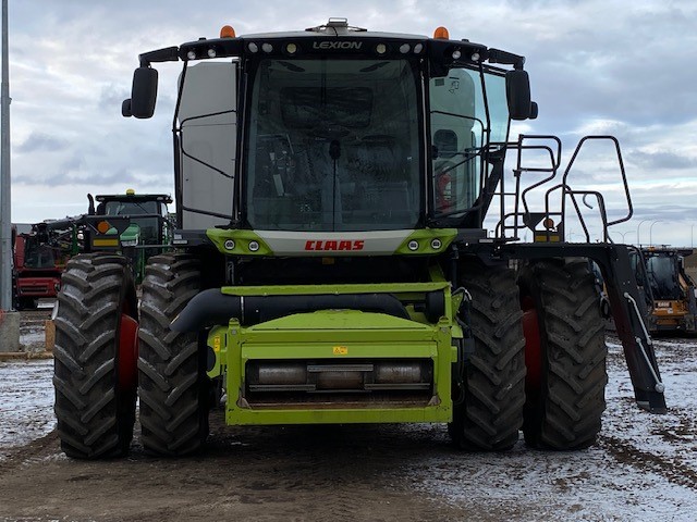 2022 CLAAS 8700 Combine