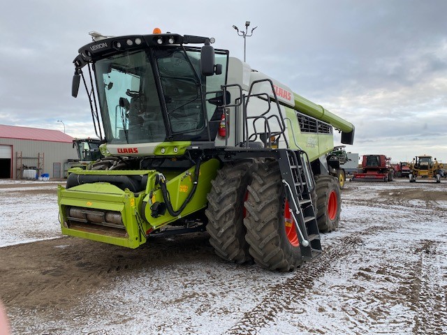 2022 CLAAS 8700 Combine