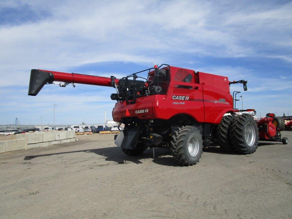 2022 Case 8250 Combine