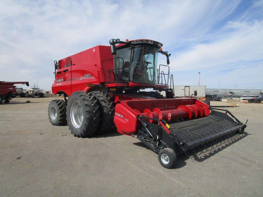 2022 Case 8250 Combine