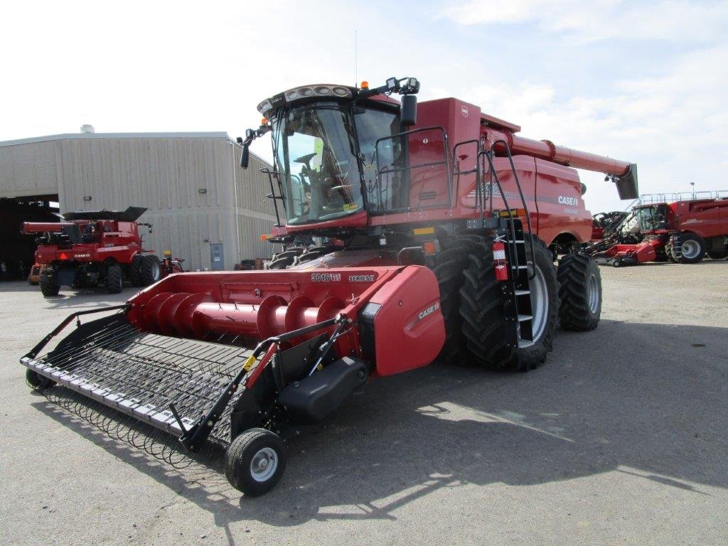 2022 Case 8250 Combine