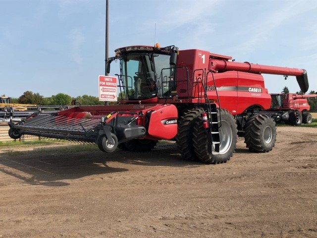 2016 Case 8240 Combine