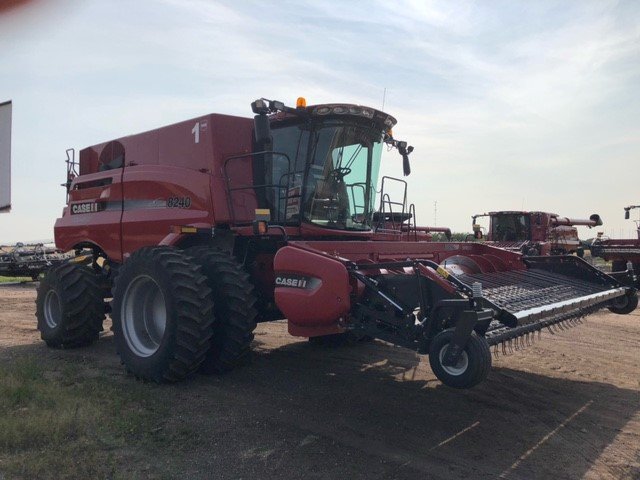 2016 Case 8240 Combine
