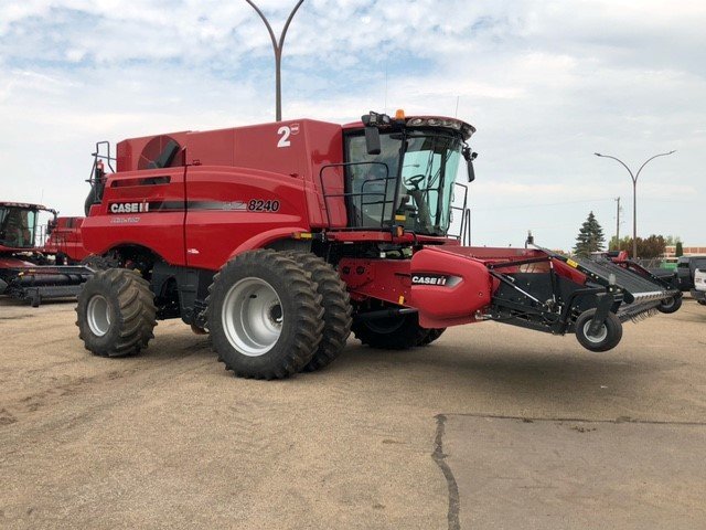 2016 Case 8240 Combine
