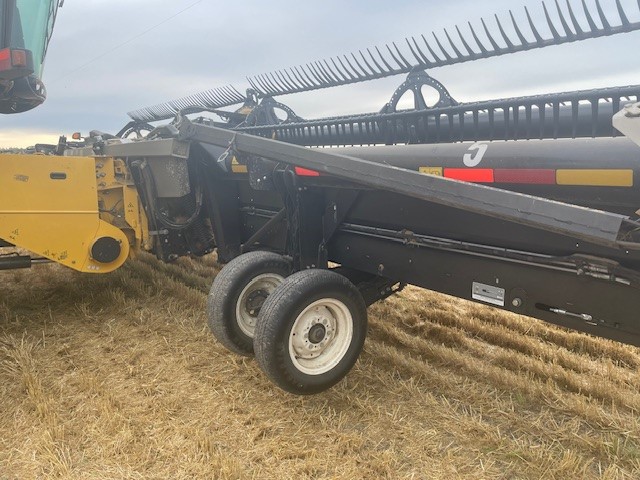 2020 MacDon FD135 Header Combine