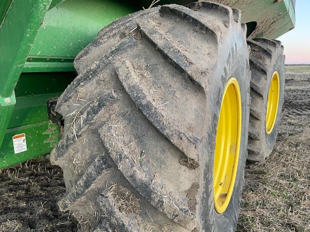 2012 Brent 2096 Grain Cart