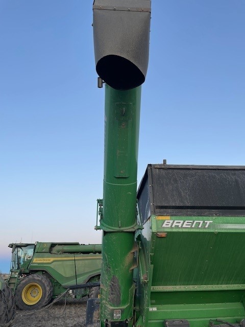 2012 Brent 2096 Grain Cart