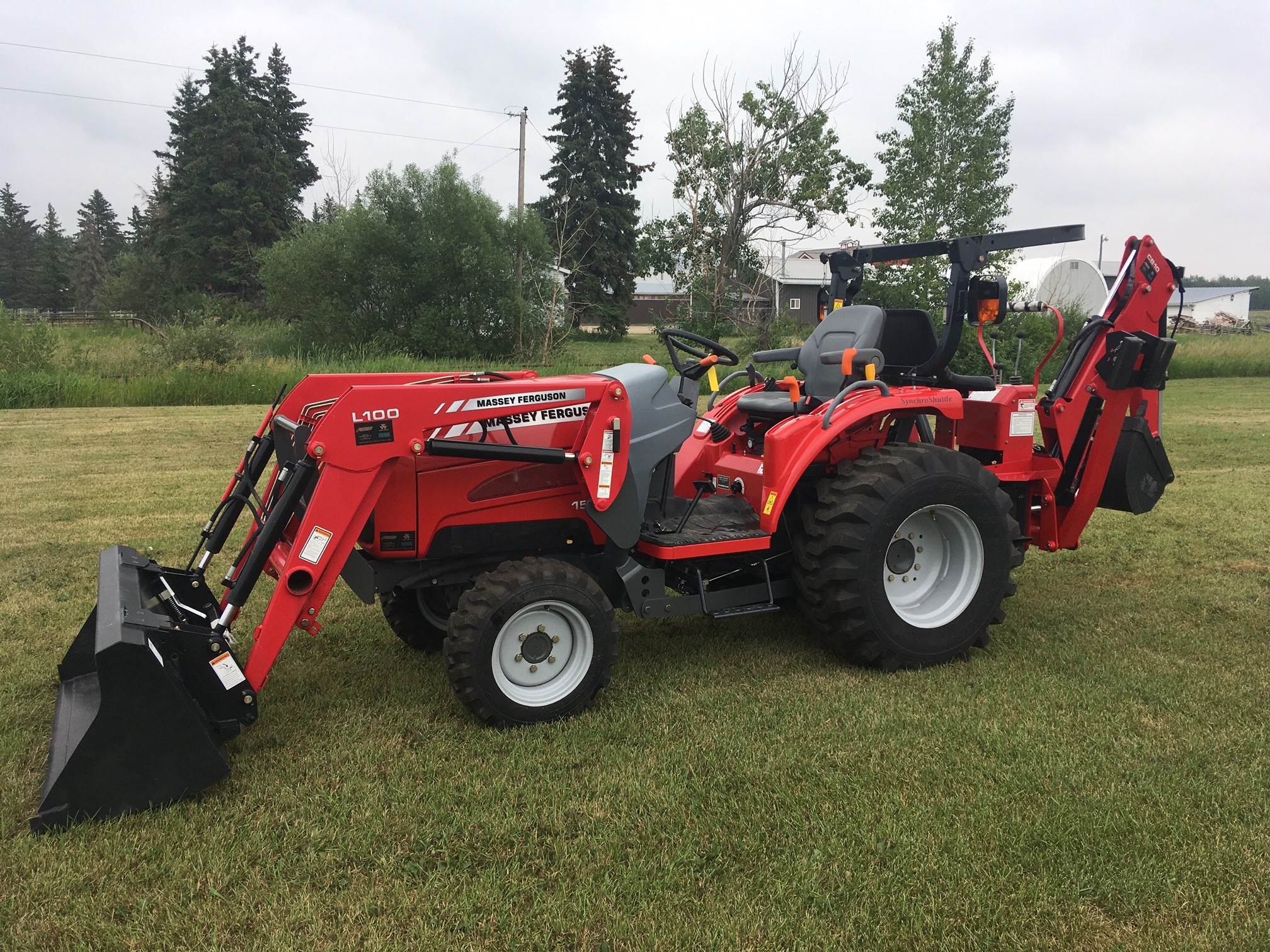 2011 Massey Ferguson 1529L Tractor Compact