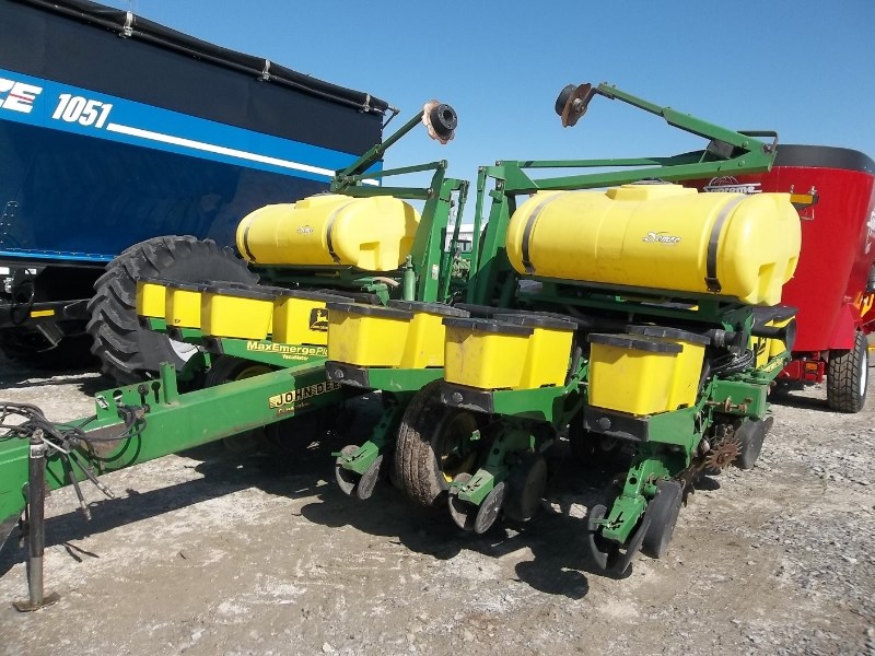 John Deere 1760 Conservation Planter For Sale In Marysville Ks Ironsearch 9176