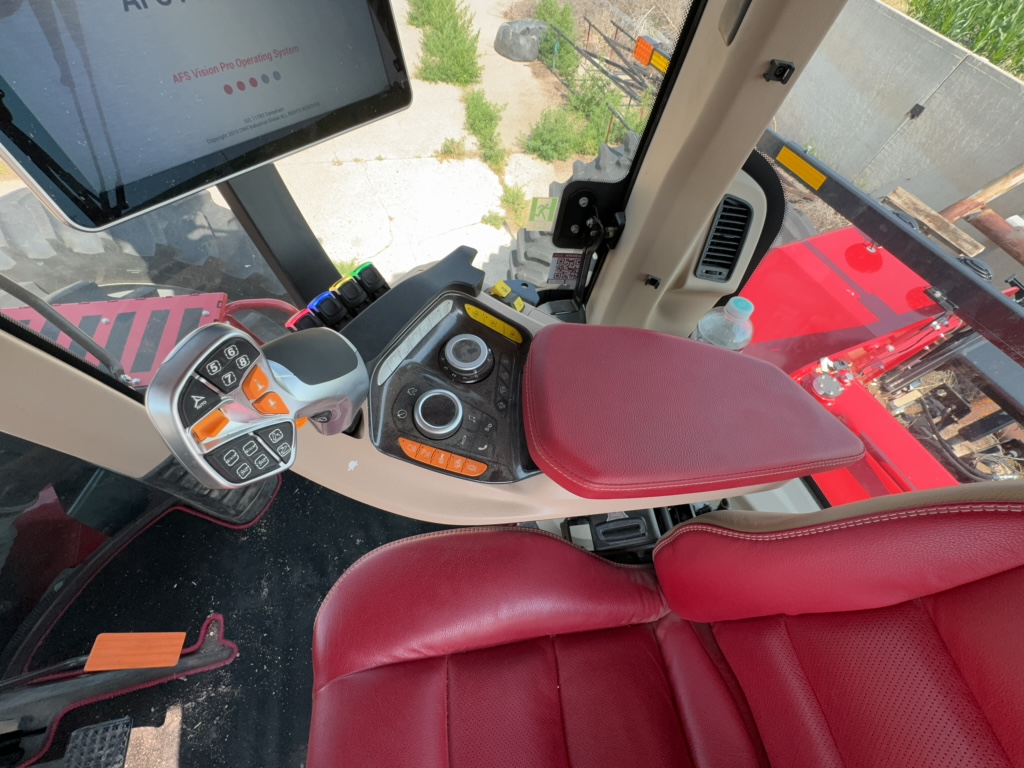 2023 Case IH STG370 Tractor