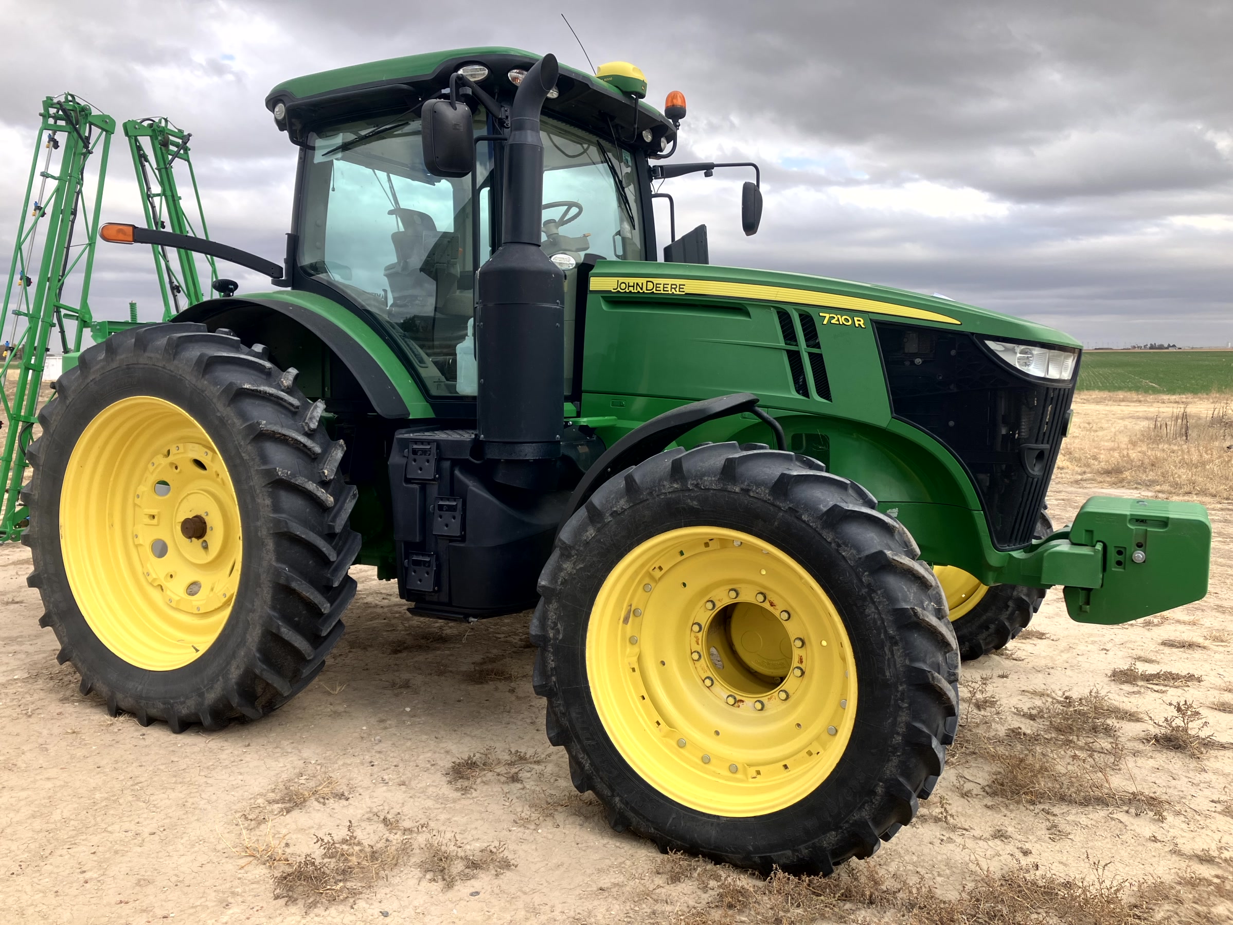 2015 John Deere 7210R Tractor