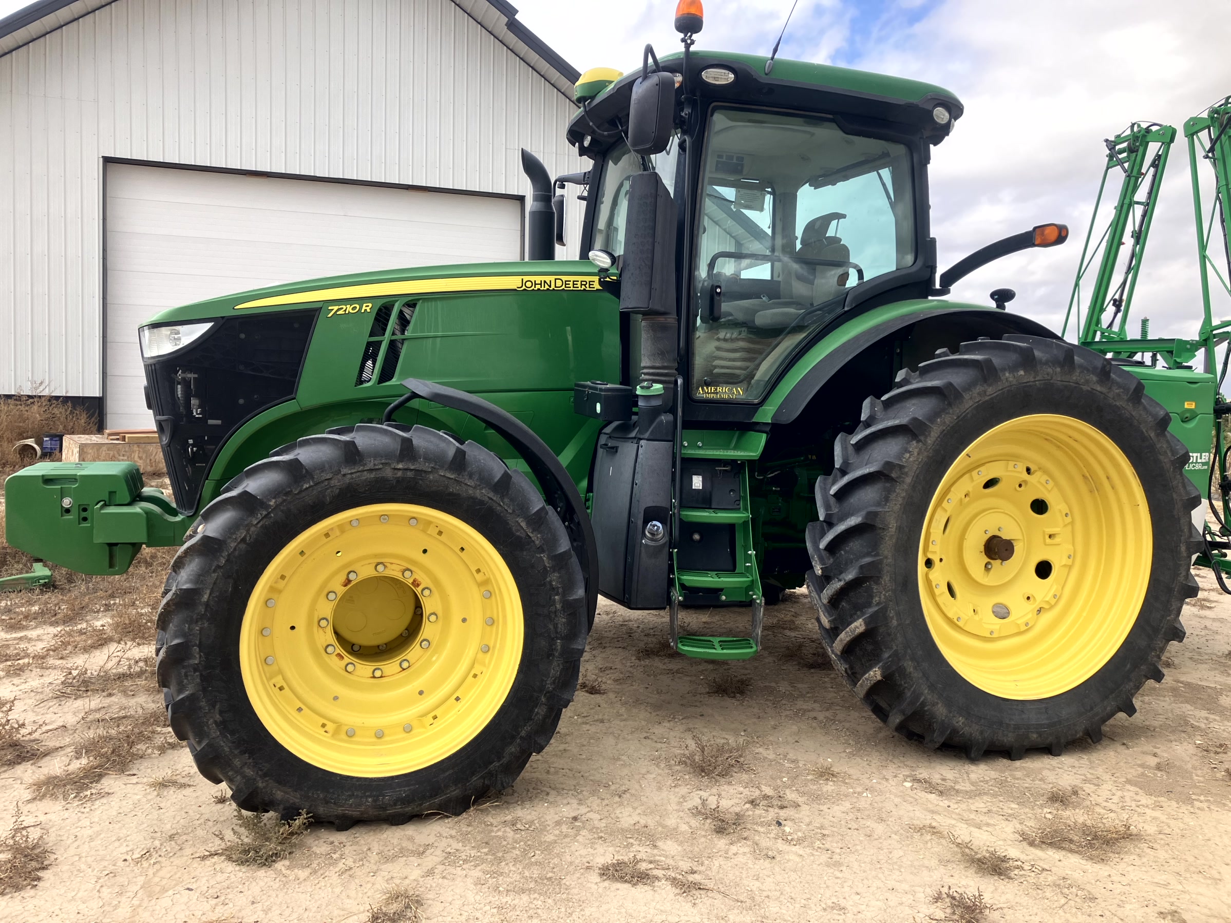 2015 John Deere 7210R Tractor