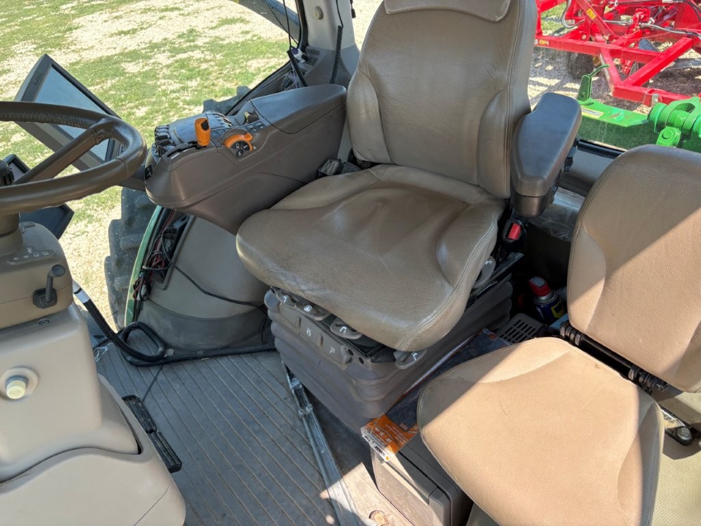 2018 John Deere 8320R Tractor