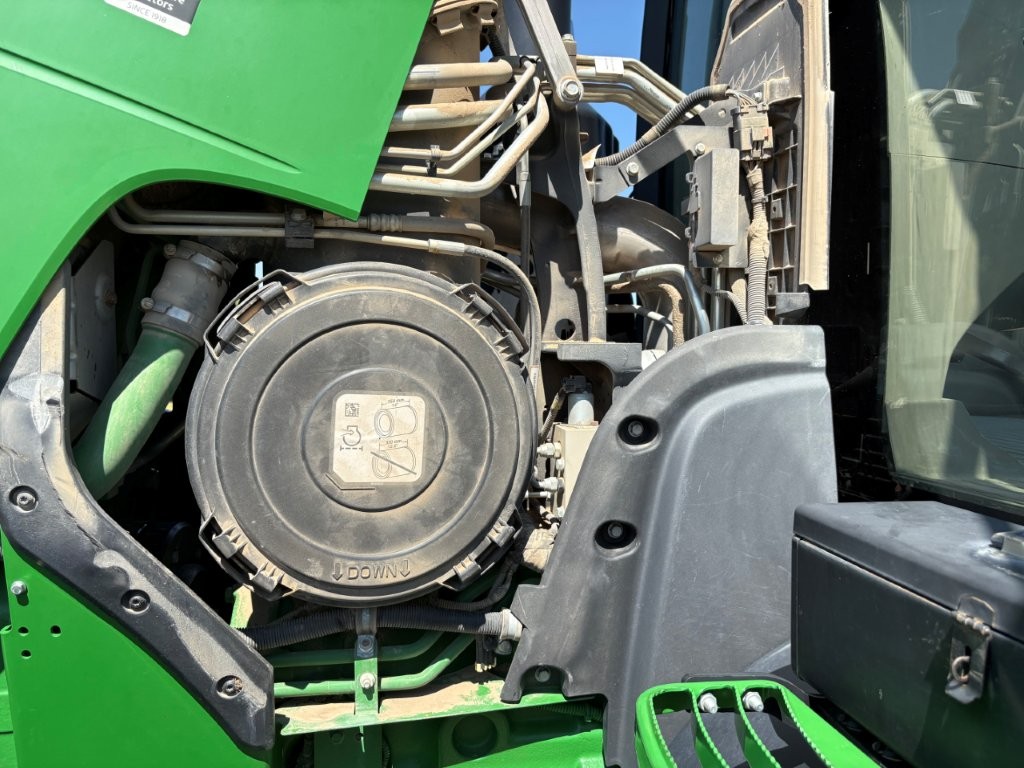 2018 John Deere 8320R Tractor