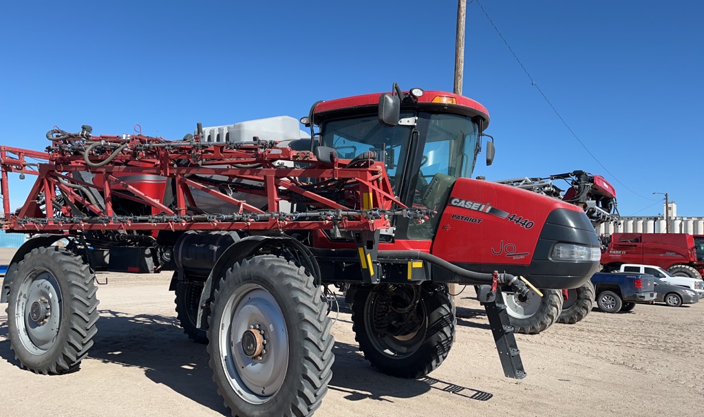 2015 Case IH PATRIOT 4440 Sprayer/High Clearance