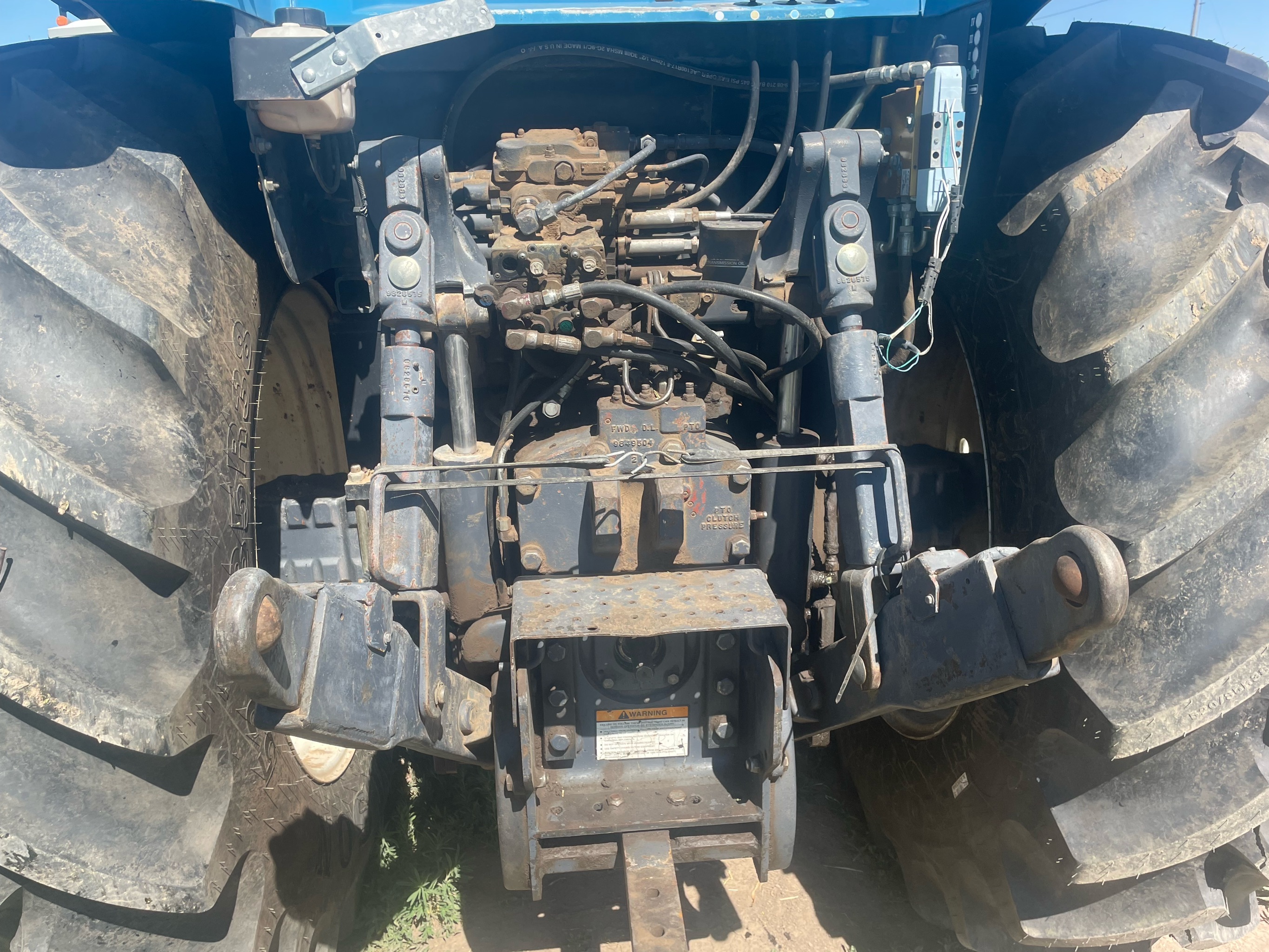 1996 New Holland 8670 Tractor