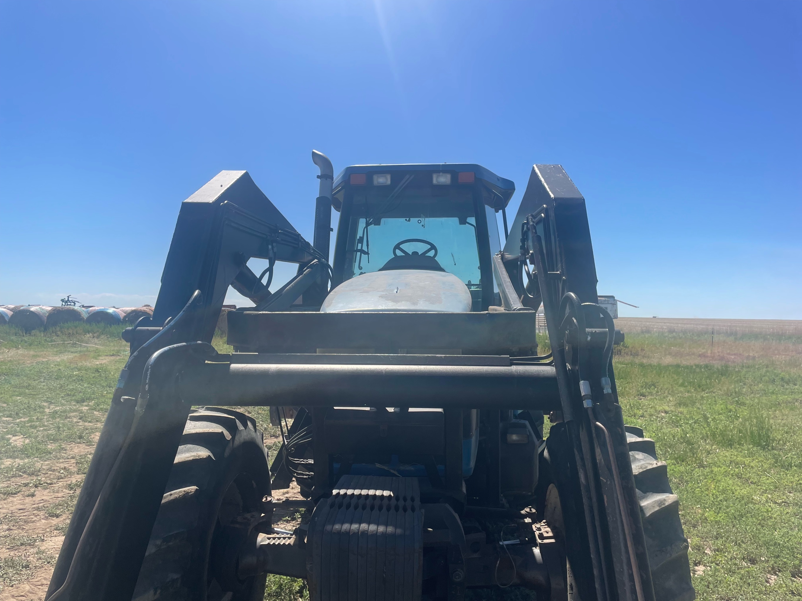 1996 New Holland 8670 Tractor