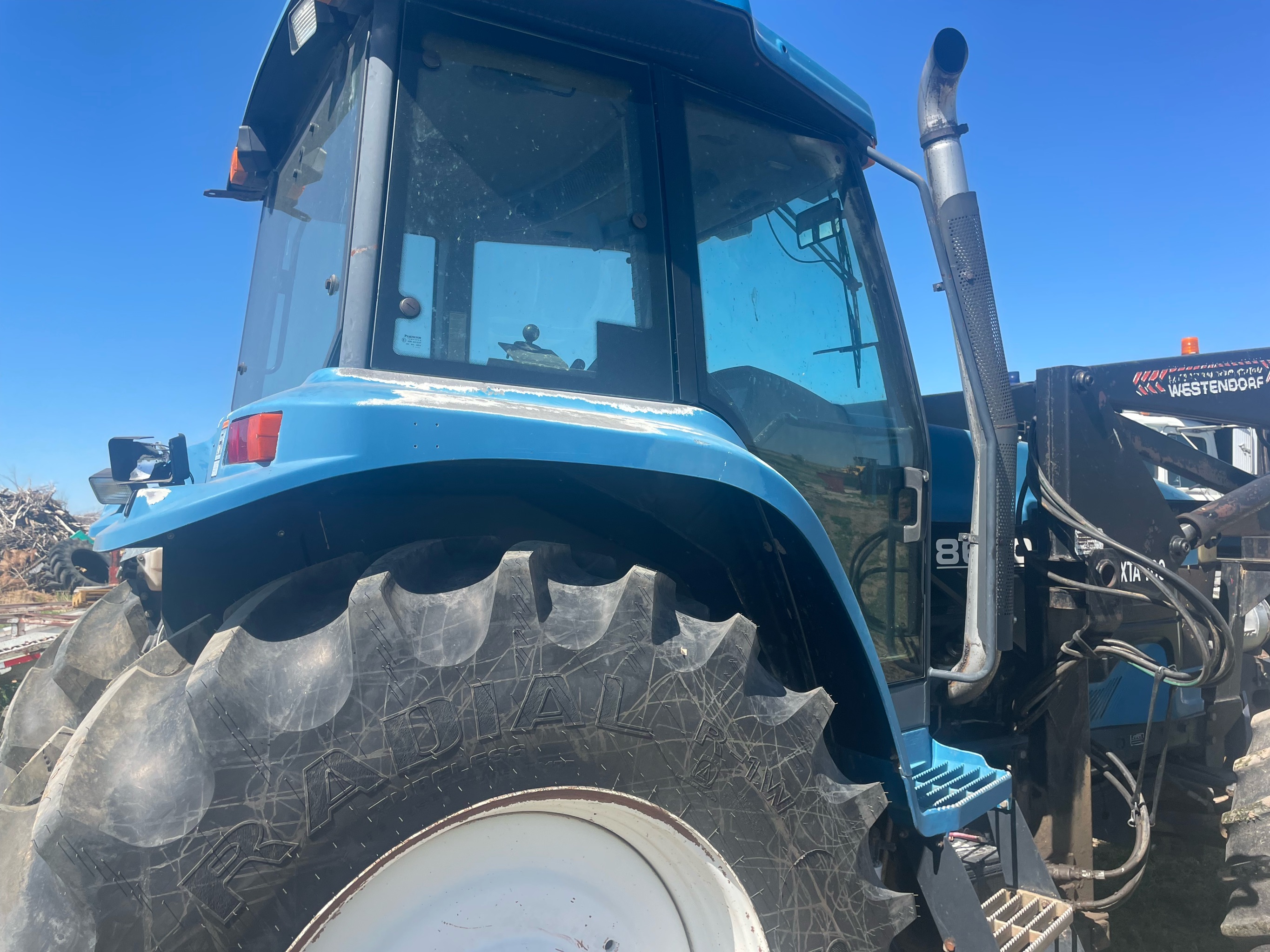 1996 New Holland 8670 Tractor