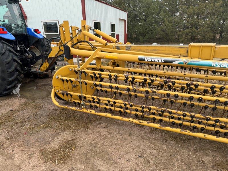 2006 Vermeer R2800 Rake/Hay