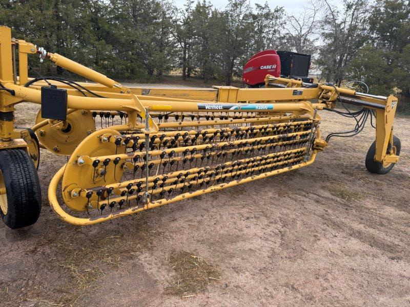 2006 Vermeer R2800 Rake/Hay