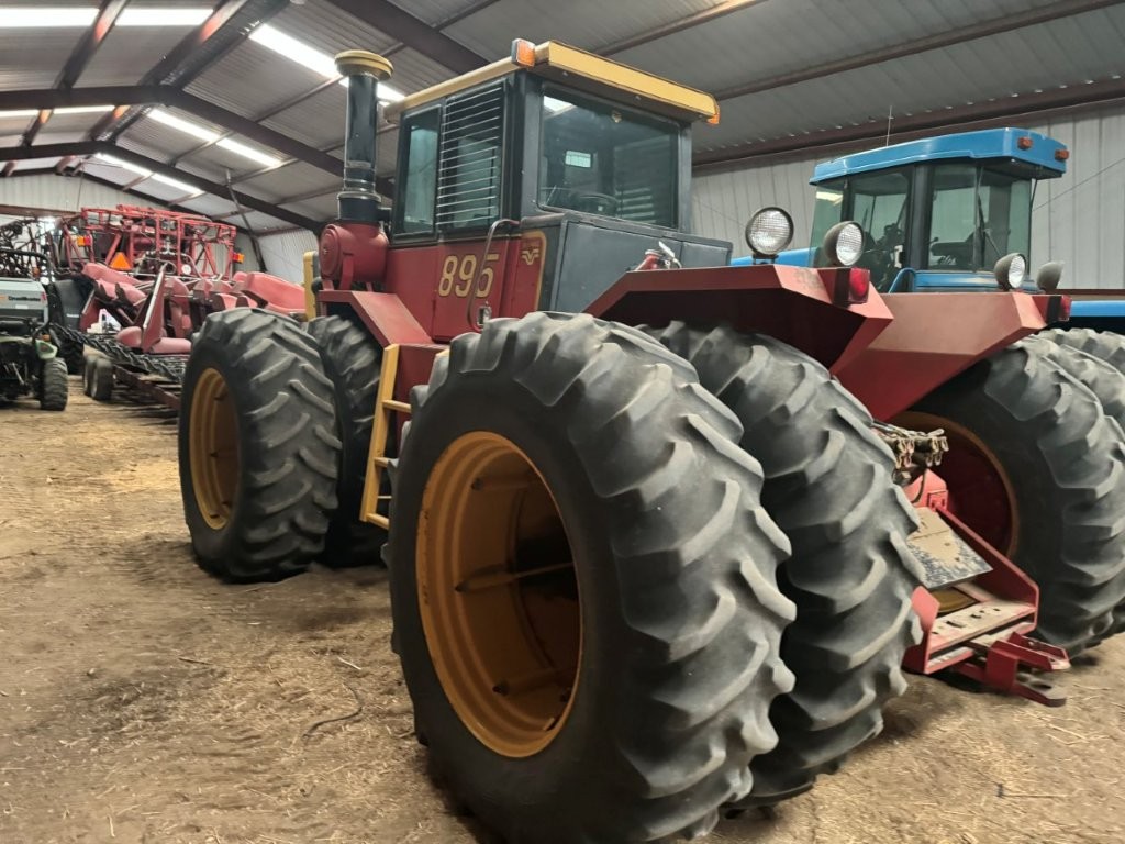 1982 Versatile 895 Tractor