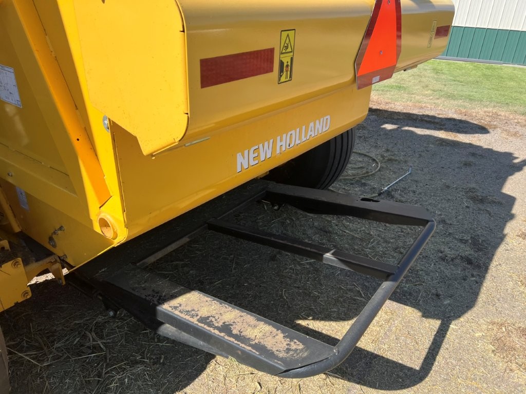 2021 New Holland 560 ROLLBELT Baler/Round