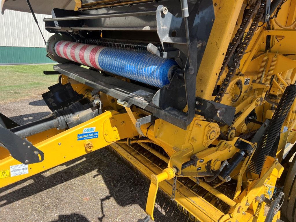2021 New Holland 560 ROLLBELT Baler/Round