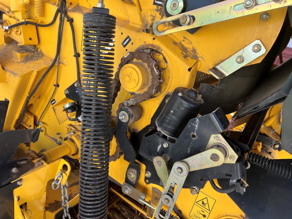 2021 New Holland 560 ROLLBELT Baler/Round