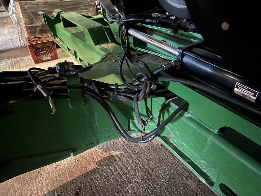 2014 Great Plains YP825R Planter/Row