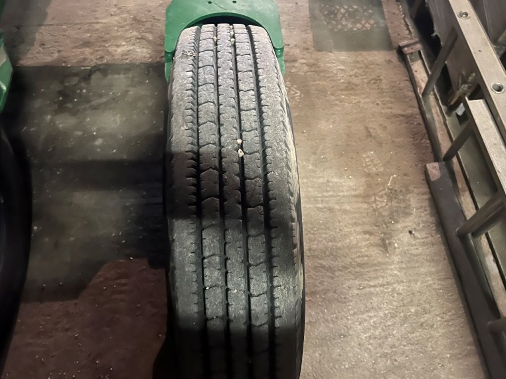 2014 Great Plains YP825R Planter/Row