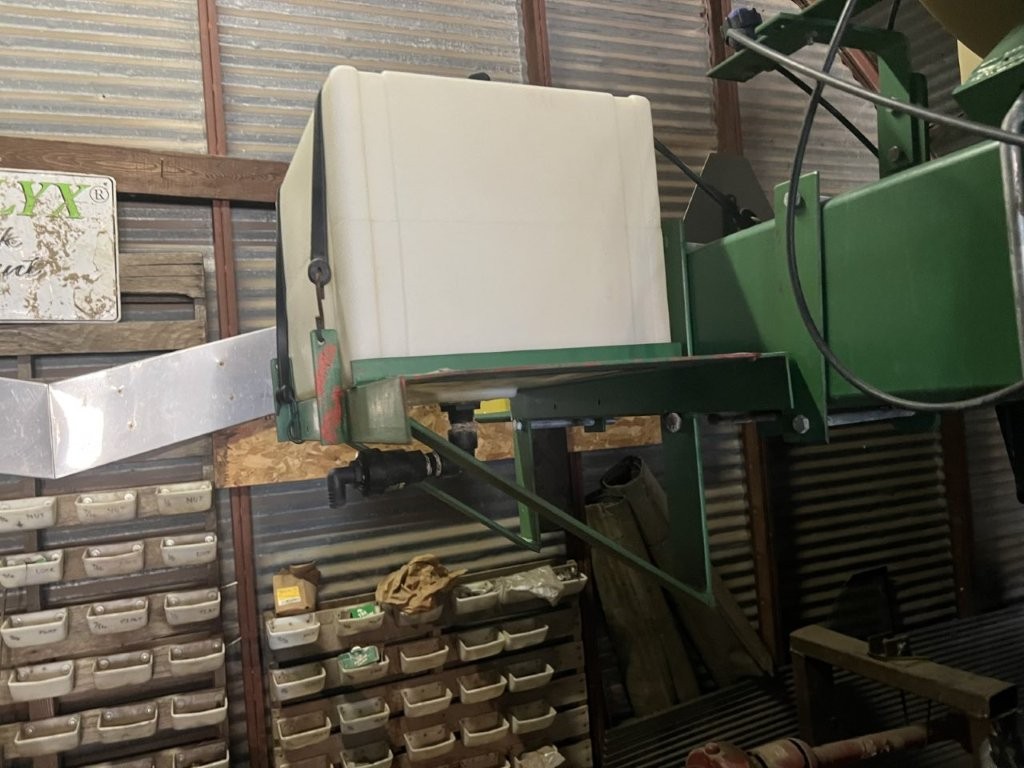 2014 Great Plains YP825R Planter/Row