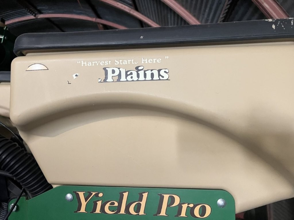 2014 Great Plains YP825R Planter/Row