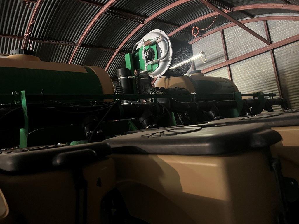 2014 Great Plains YP825R Planter/Row