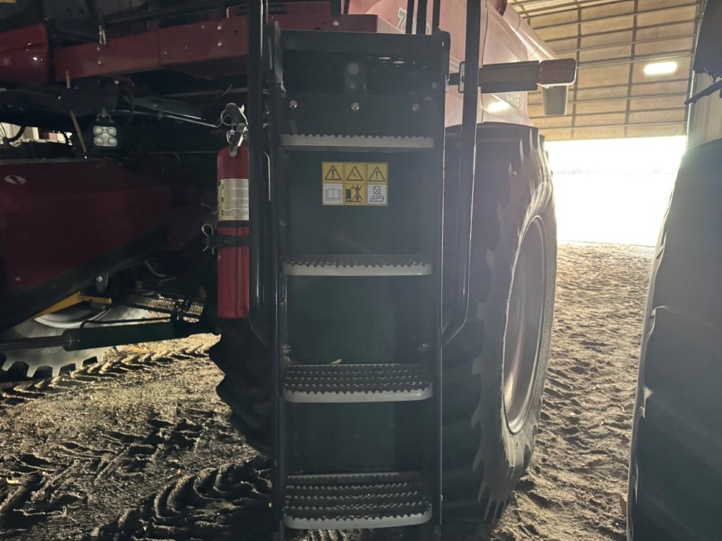 2023 Case IH AF7250 Combine