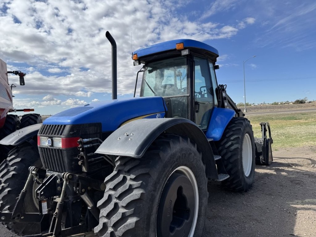 2014 New Holland TV6070 Tractor