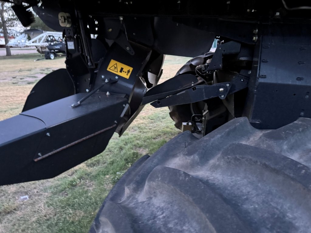 2023 Case IH AF7250 Combine