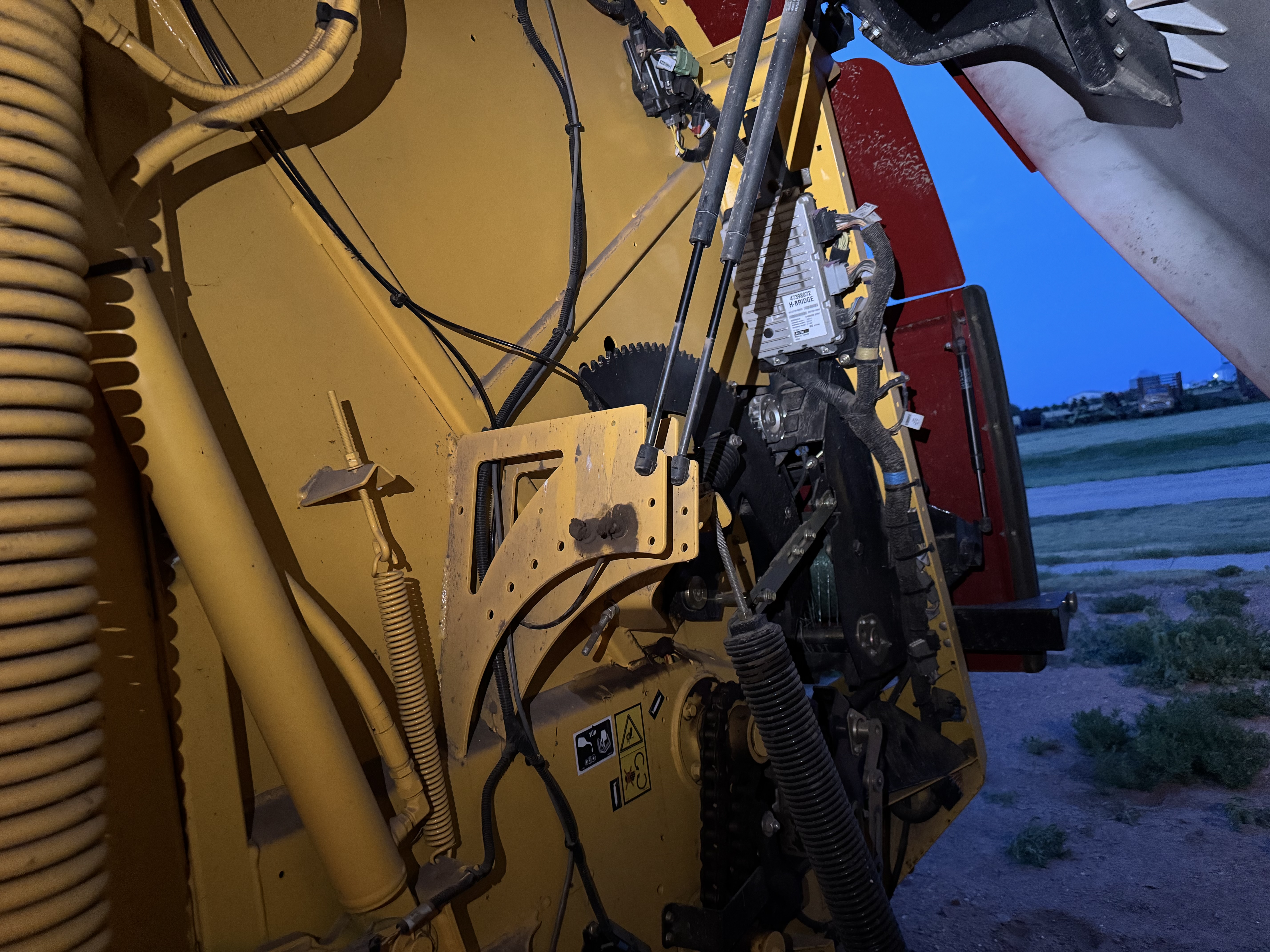2023 New Holland 560 ROLLBELT Baler/Round