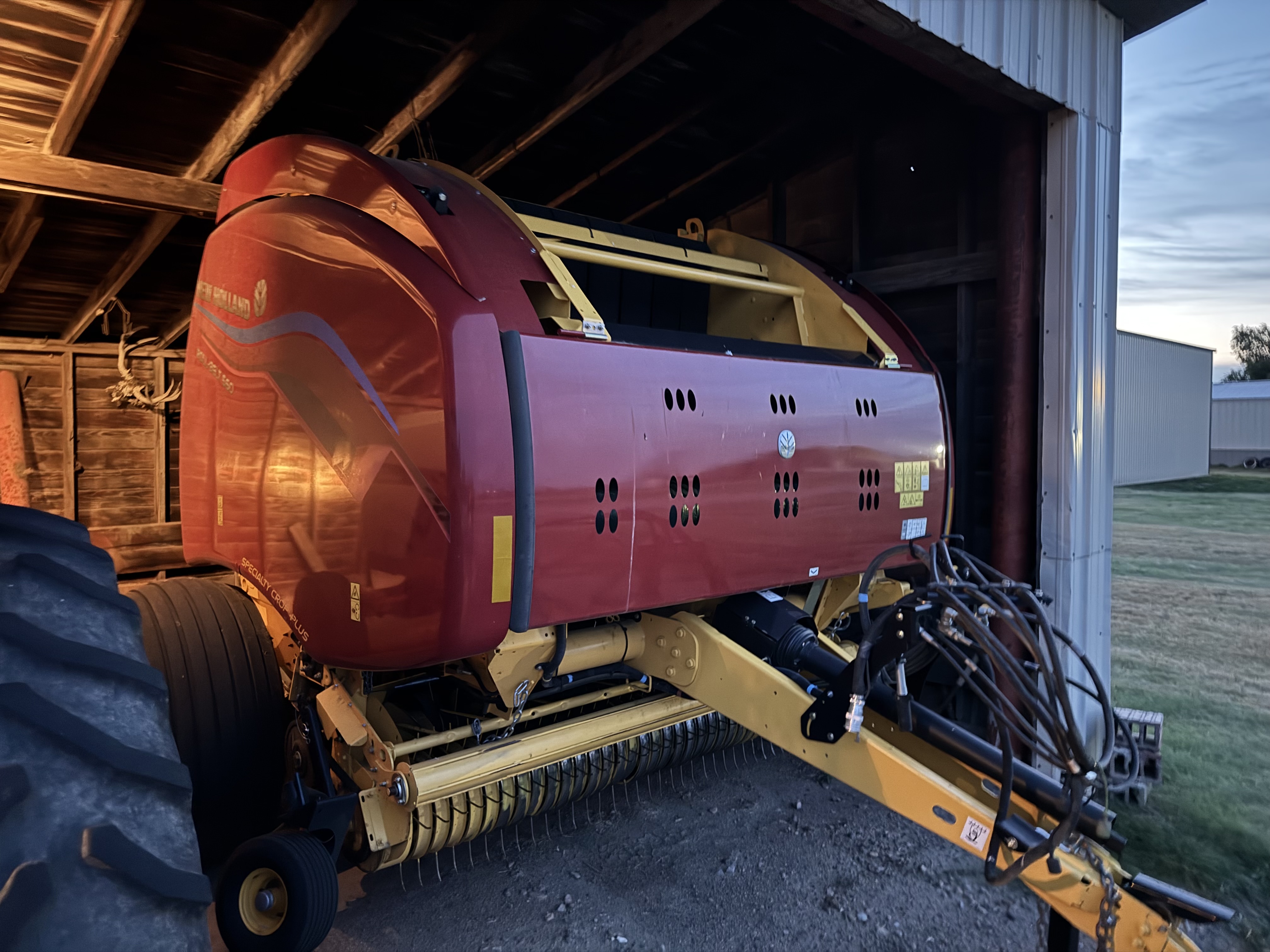2023 New Holland 560 ROLLBELT Baler/Round