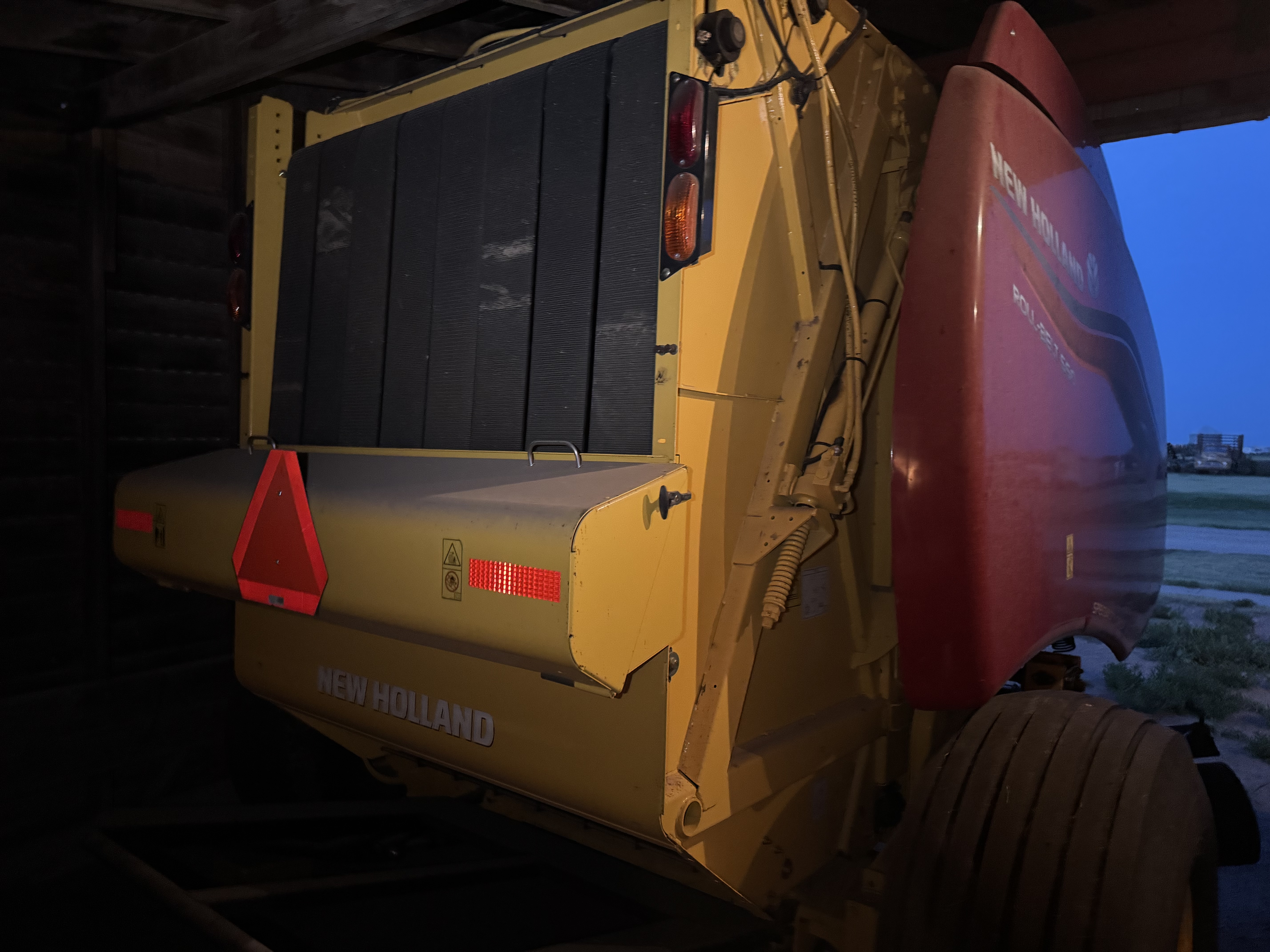 2023 New Holland 560 ROLLBELT Baler/Round