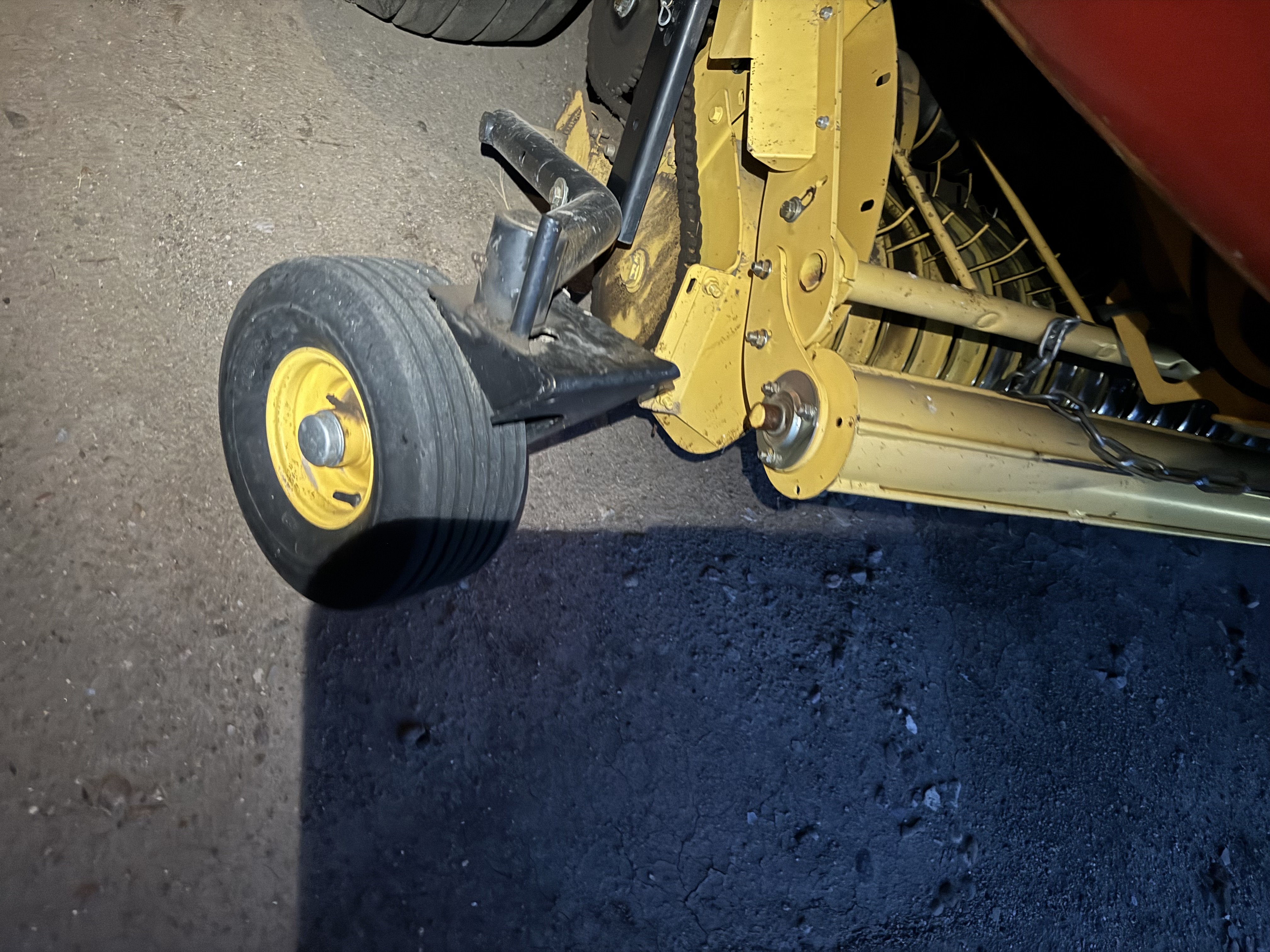 2023 New Holland 560 ROLLBELT Baler/Round