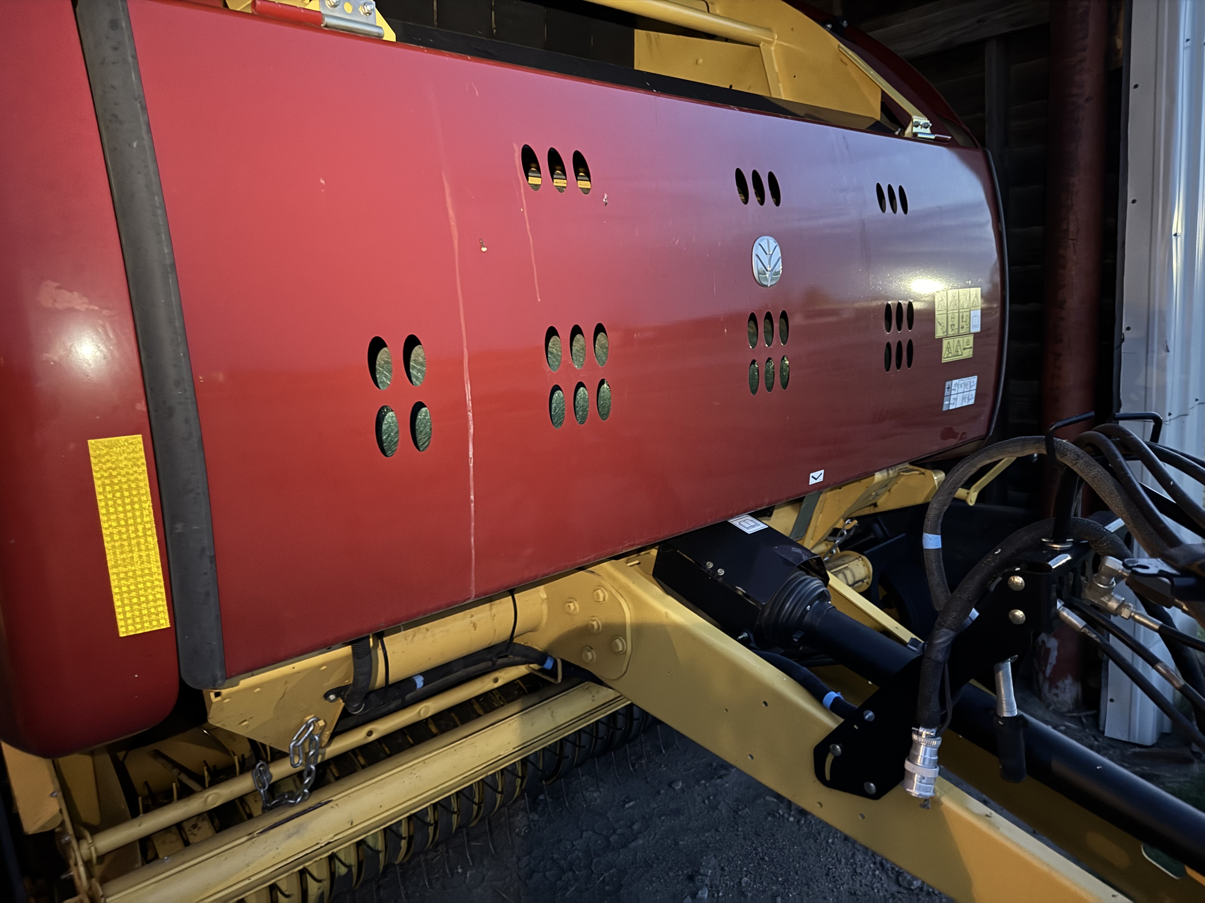 2023 New Holland 560 ROLLBELT Baler/Round