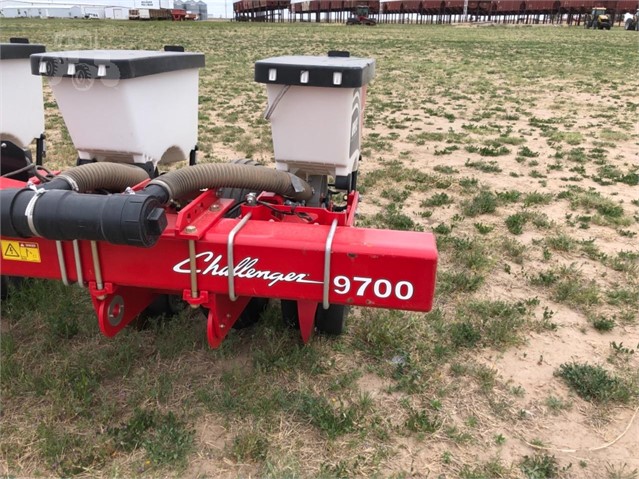 2014 White 9776 Planter