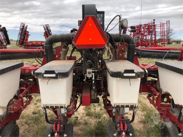 2014 White 9776 Planter