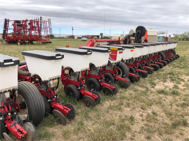 2014 White 9776 Planter